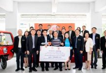 พิธีการมอบรถตุ๊กตุ๊กไฟฟ้าและมอเตอร์ไฟฟ้า บริษัท โตโยตรอน มอเตอร์จำกัด